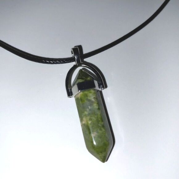 Natural energy crystal pendant necklace - Picture 6 of 8